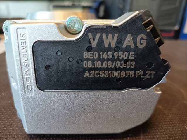 bontott AUDI A8 Fojtószelep (Elektromos)