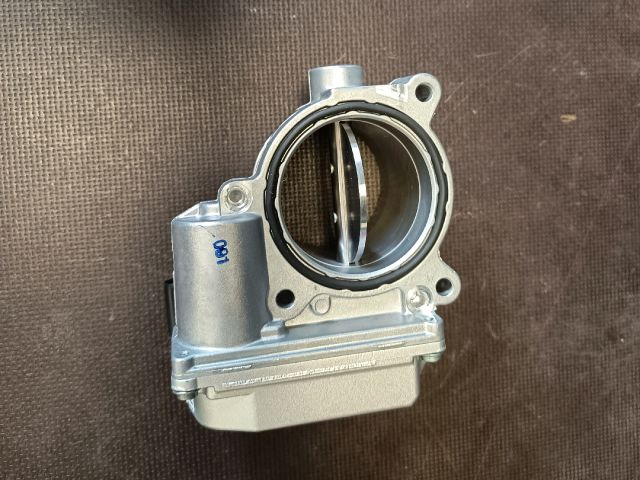 bontott AUDI A8 Fojtószelep (Elektromos)