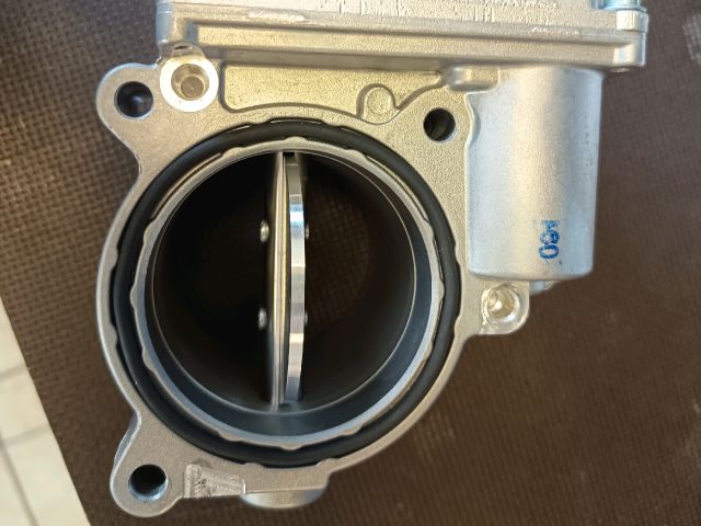 bontott AUDI A8 Fojtószelep (Elektromos)