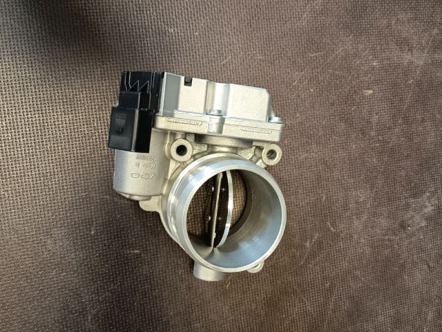 bontott AUDI A8 Fojtószelep (Elektromos)