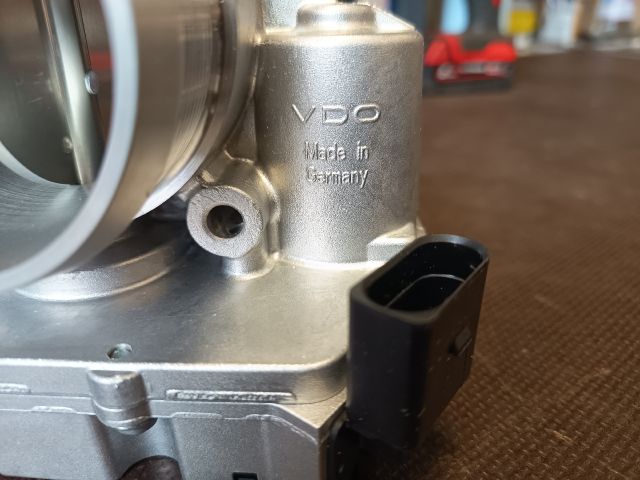 bontott AUDI A8 Fojtószelep (Elektromos)