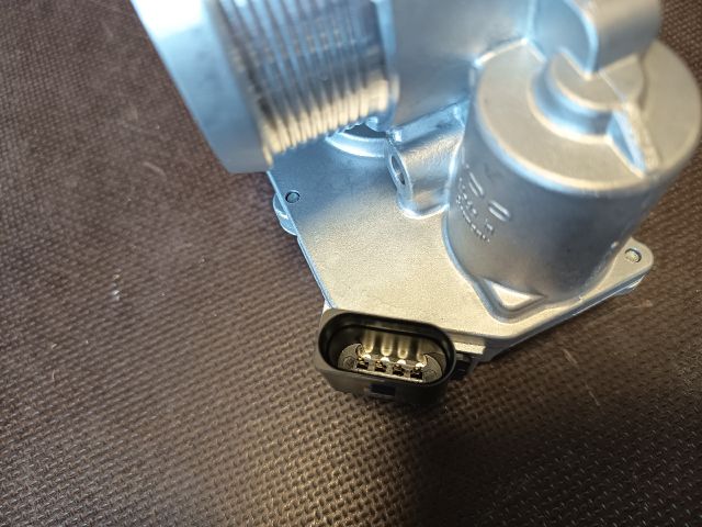 bontott AUDI A8 Fojtószelep (Elektromos)