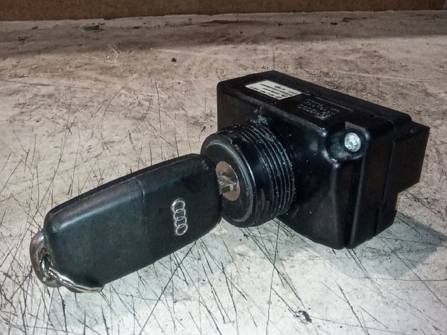 bontott AUDI A8 Gyújtáskapcsoló Házzal