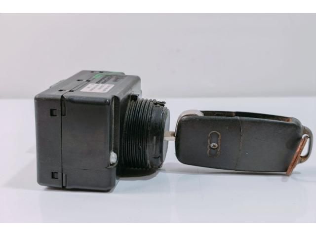 bontott AUDI A8 Gyújtáskapcsoló