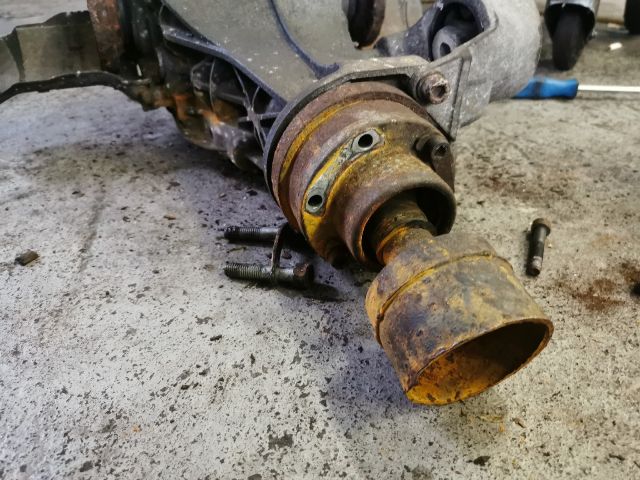 bontott AUDI A8 Hátsó Differenciálmű