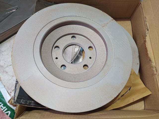 bontott AUDI A8 Hátsó Pár Féktárcsa