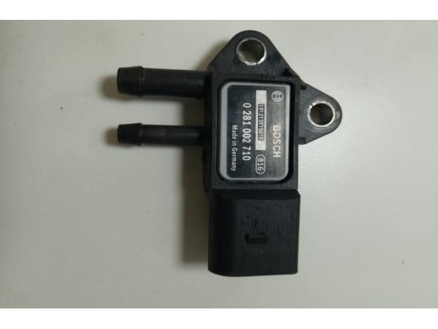 bontott AUDI A8 Jeladó (Magában)