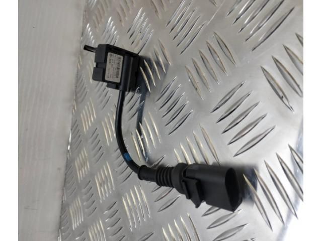 bontott AUDI A8 Jeladó (Magában)