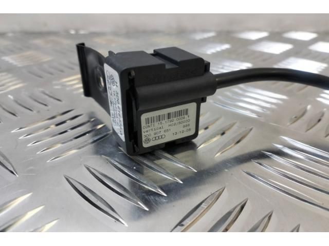 bontott AUDI A8 Jeladó (Magában)