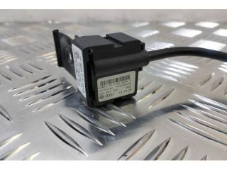 bontott AUDI A8 Jeladó (Magában)