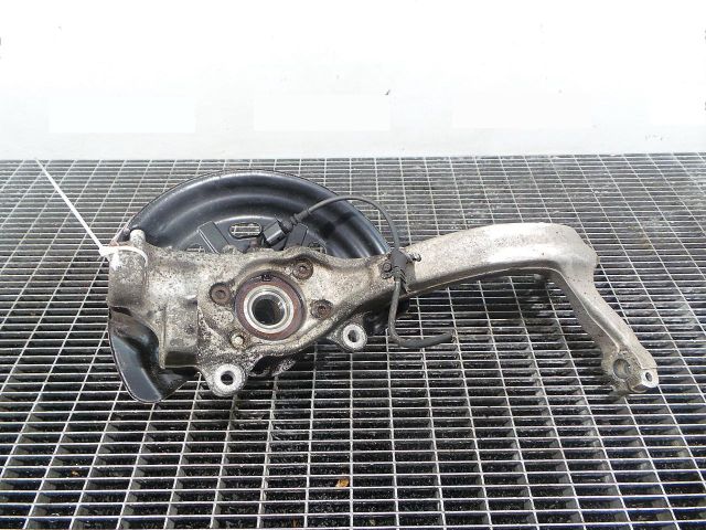 bontott AUDI A8 Jobb első Csonkállvány