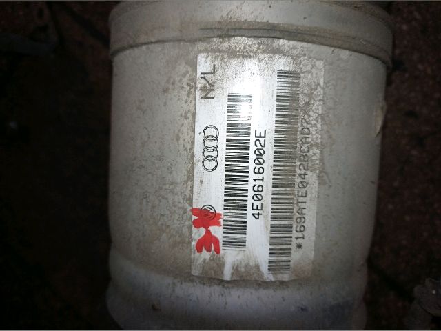 bontott AUDI A8 Jobb hátsó Rugó