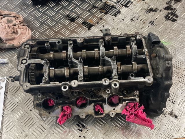 bontott AUDI A8 Jobb Hengerfej (V-Motor/Boxer)