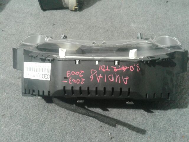 bontott AUDI A8 Kilométeróra