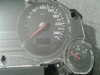 bontott AUDI A8 Kilométeróra