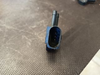 bontott AUDI A8 Kipufogó Nyomásérzékelő