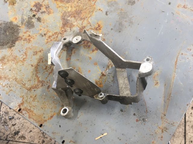 bontott AUDI A8 Légkompresszor