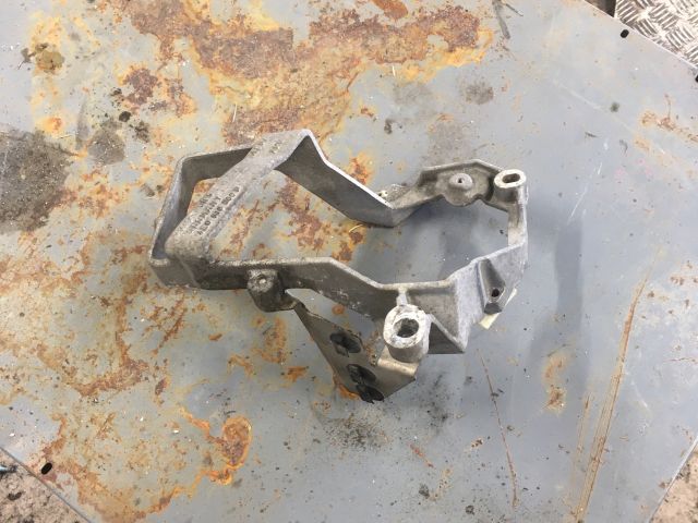 bontott AUDI A8 Légkompresszor