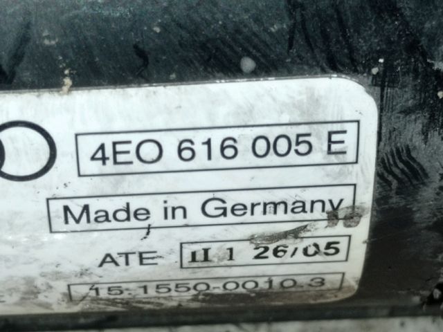 bontott AUDI A8 Légkompresszor