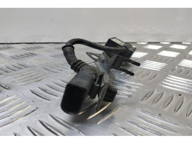 bontott AUDI A8 Légrugó Vezérlő Jeladó