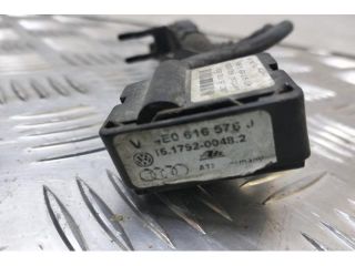 bontott AUDI A8 Légrugó Vezérlő Jeladó