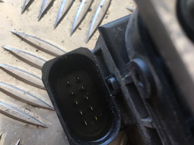 bontott AUDI A8 Levegő Jeladó