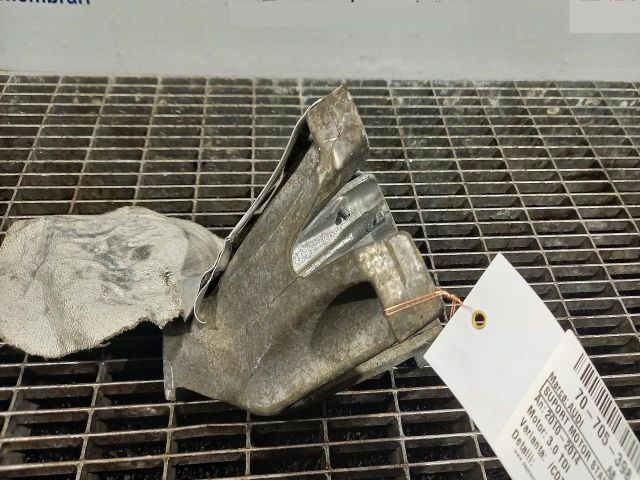 bontott AUDI A8 Motor Tartó Bak Bal