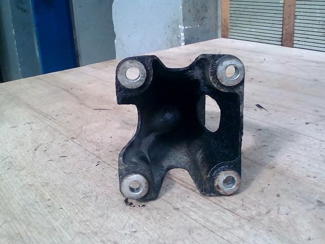 bontott AUDI A8 Motor Tartó Bak (Fém)