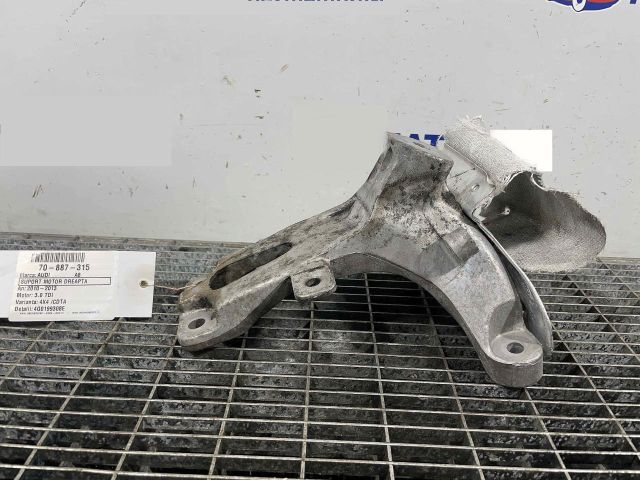 bontott AUDI A8 Motor Tartó Bak Jobb