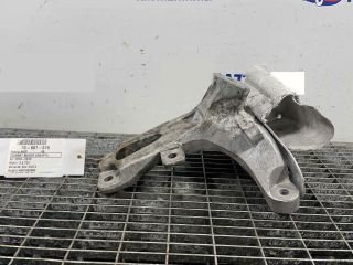 bontott AUDI A8 Motor Tartó Bak Jobb