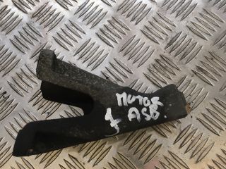 bontott AUDI A8 Motor Tartó Bak Jobb