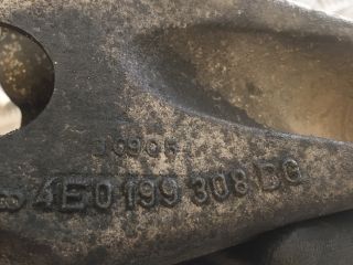 bontott AUDI A8 Motor Tartó Bak Jobb