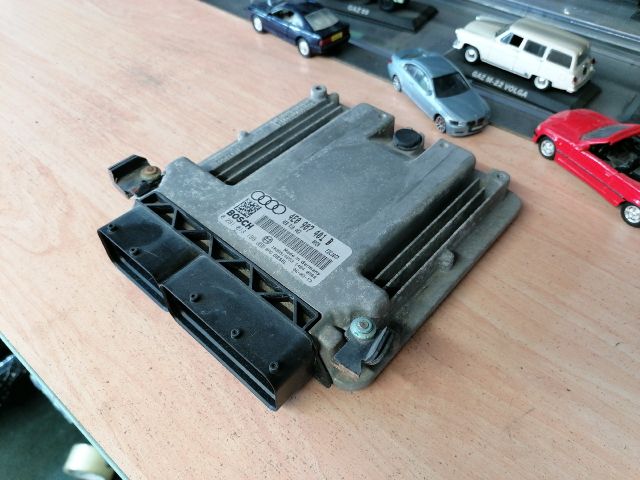 bontott AUDI A8 Motorvezérlő