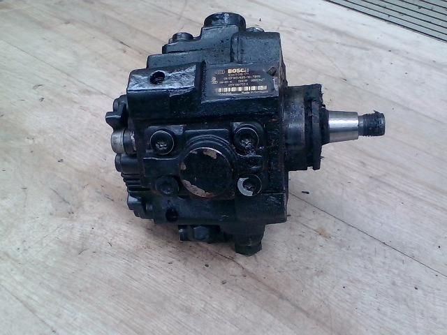 bontott AUDI A8 Nagynyomású Szivattyú