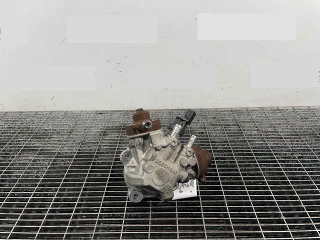 bontott AUDI A8 Nagynyomású Szivattyú