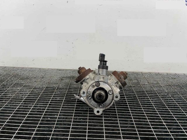 bontott AUDI A8 Nagynyomású Szivattyú