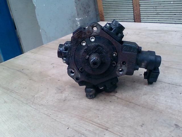 bontott AUDI A8 Nagynyomású Szivattyú