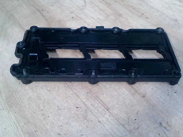 bontott AUDI A8 Szelepfedél