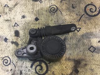 bontott AUDI A8 Szíjfeszítő Görgő