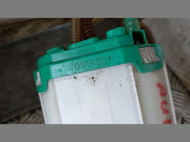 bontott AUDI A8 Üzemanyag Szivattyú