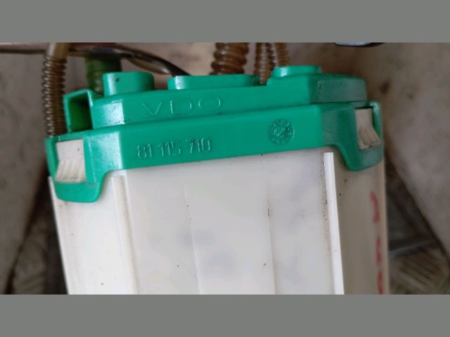 bontott AUDI A8 Üzemanyag Szivattyú