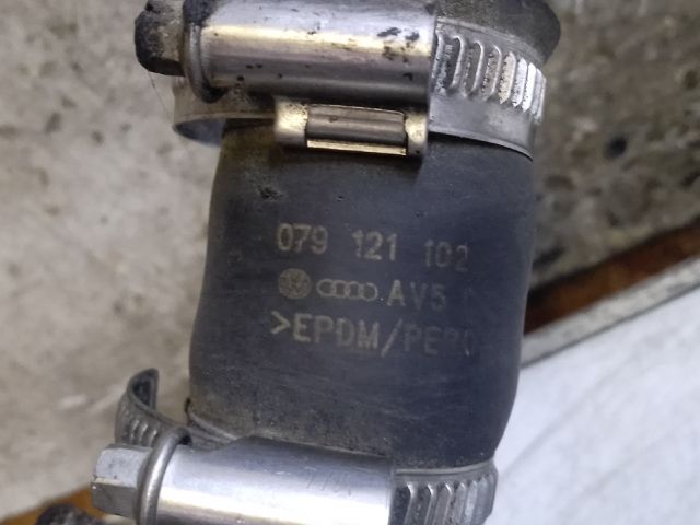 bontott AUDI A8 Vízcső