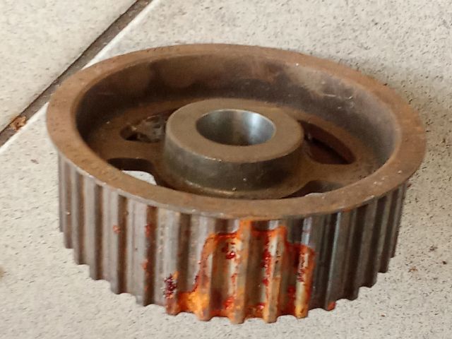 bontott AUDI A8 Vezérműkerék