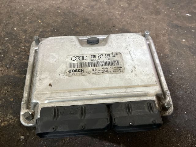 bontott AUDI A8 Motorvezérlő
