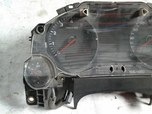 bontott AUDI A8 Kilométeróra