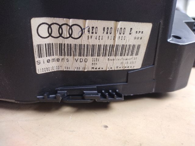 bontott AUDI A8 Kilométeróra