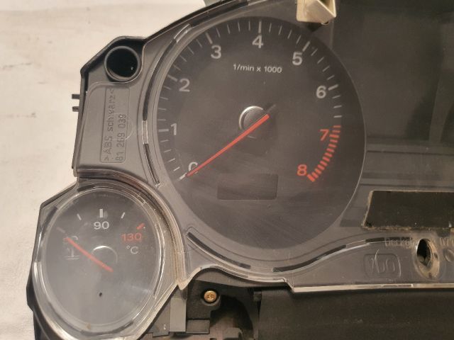 bontott AUDI A8 Kilométeróra