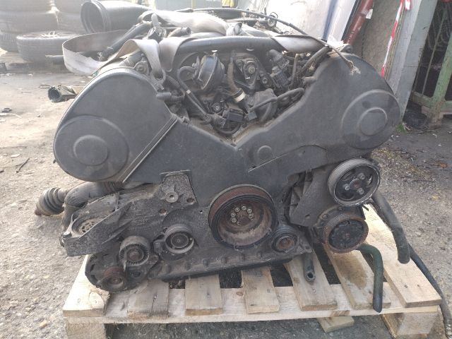 bontott AUDI A8 Motor (Fűzött blokk hengerfejjel)