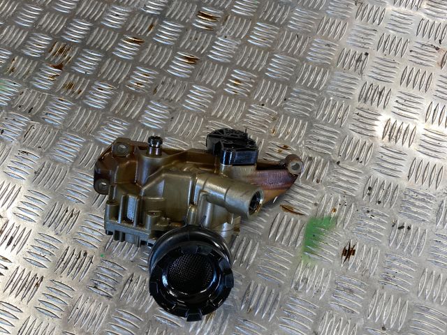 bontott AUDI A8 Olajszivattyú