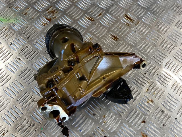 bontott AUDI A8 Olajszivattyú